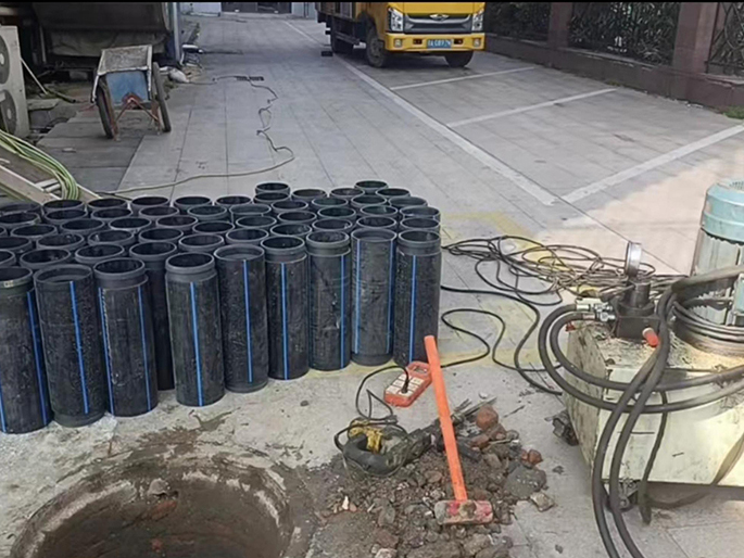 江源PE置换管厂家 DN315置换管 非开挖管短管置换